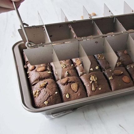 non stick pans with dividers built-in slicer 18 brownie baking tray square cakes
